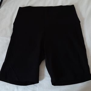 Aritzia TNA Atmosphere Short 7"